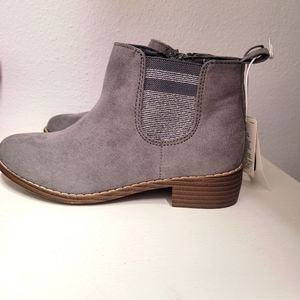 *NWT* Girl's Grey Ankle Boots size 1